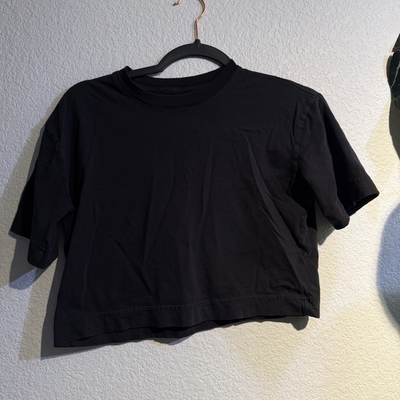 Everlane Tops - Crop boxy tee